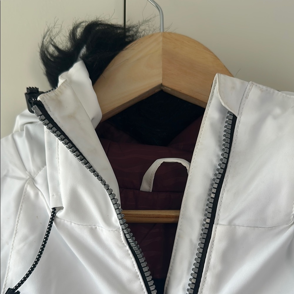 White and Black Ski / Board Pullover Snow Jacket - Picture 16 of 16